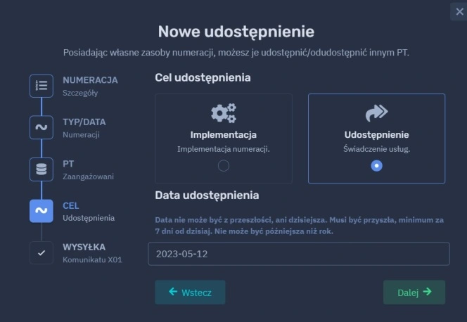 girl-with-laptop-light